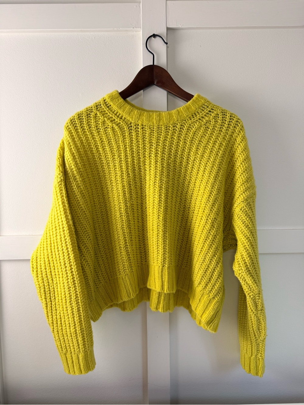 American Eagle Outfitters Chartreuse Chunky Crewneck Sweater